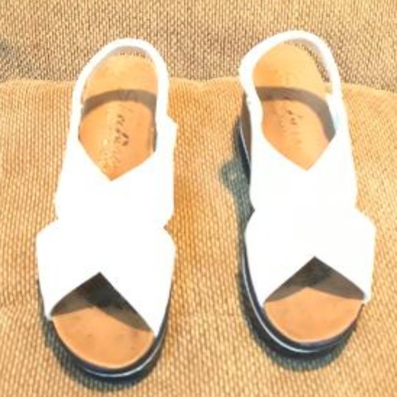 sketchers white sandals
